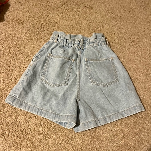 Zara Light Blue Denim high waisted Shorts never worn (**DOES NOT COME WITH BELT) - Picture 6 of 6
